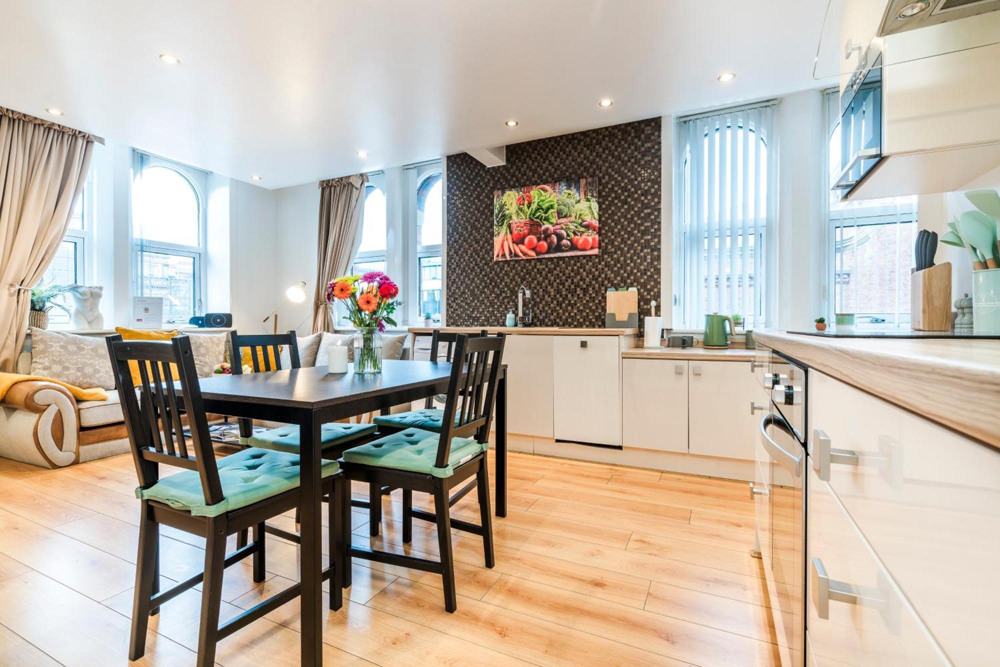 Cavern Quarters, Beautiful Two Bedroom City Centre Apartment By Garudy Serviced Apartments And Short Lets - Perfect For Longer Stays Ліверпуль Екстер'єр фото